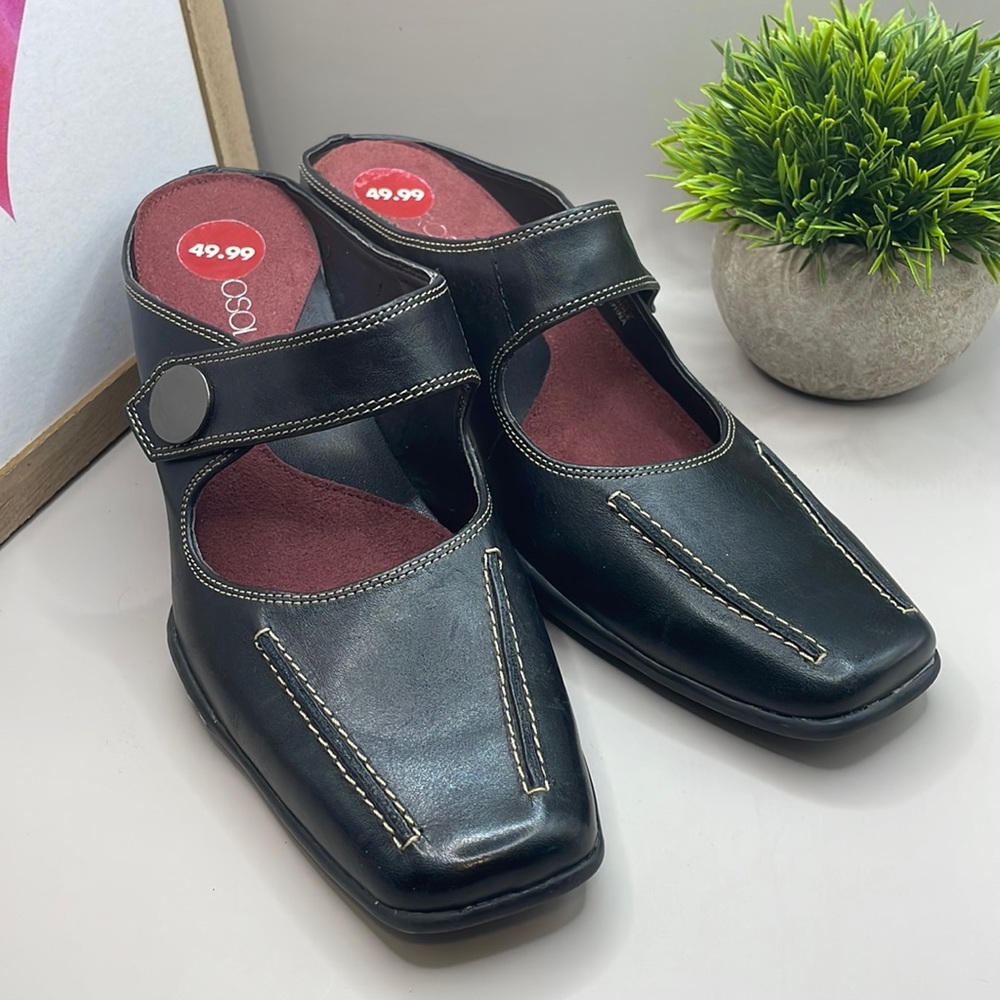 AEROSOLES Sugar Snap black leather closed toe mule with heel